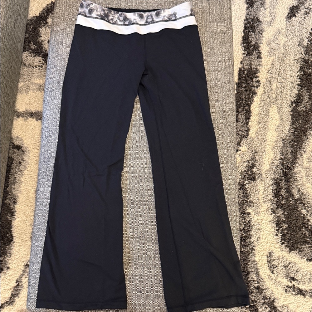 Lululemon Athletica Black Pants with Patterned Waistband